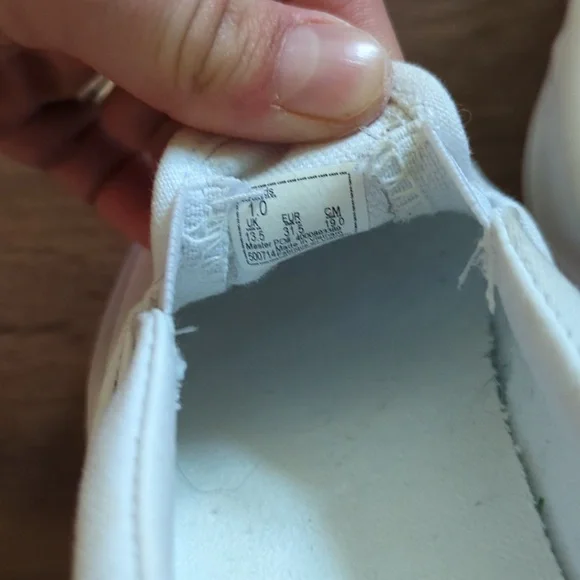 Vans - Picture 8 of 8